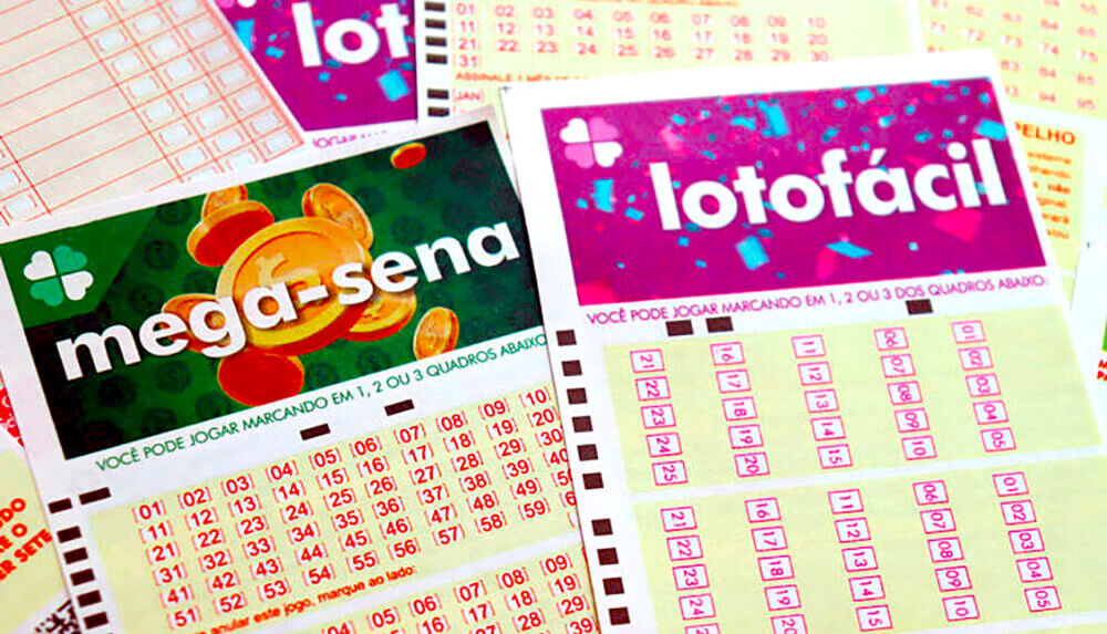 Volantes da Lotofácil e Mega-Sena lado a lado